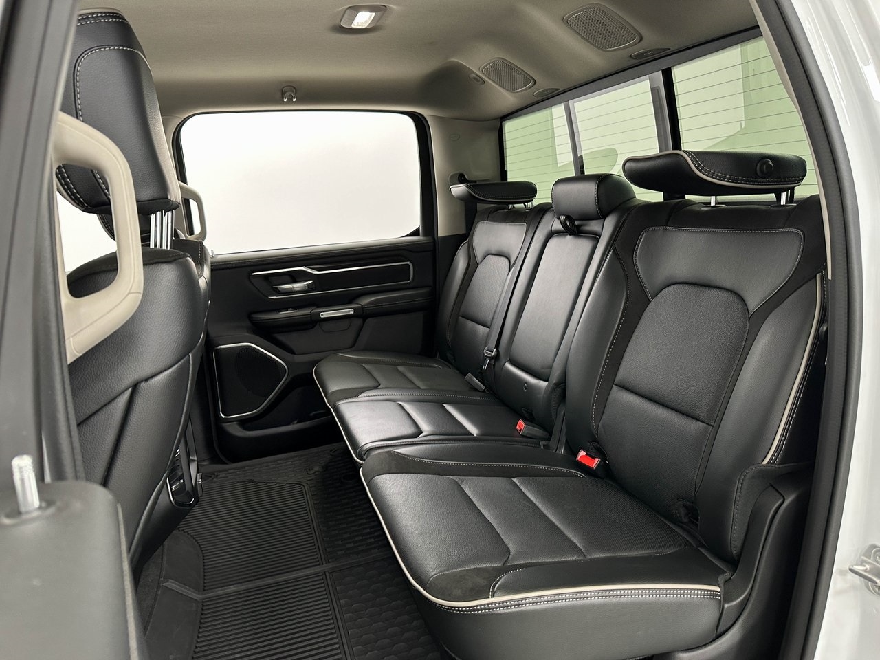 2022 Ram 1500 Laramie photo 16