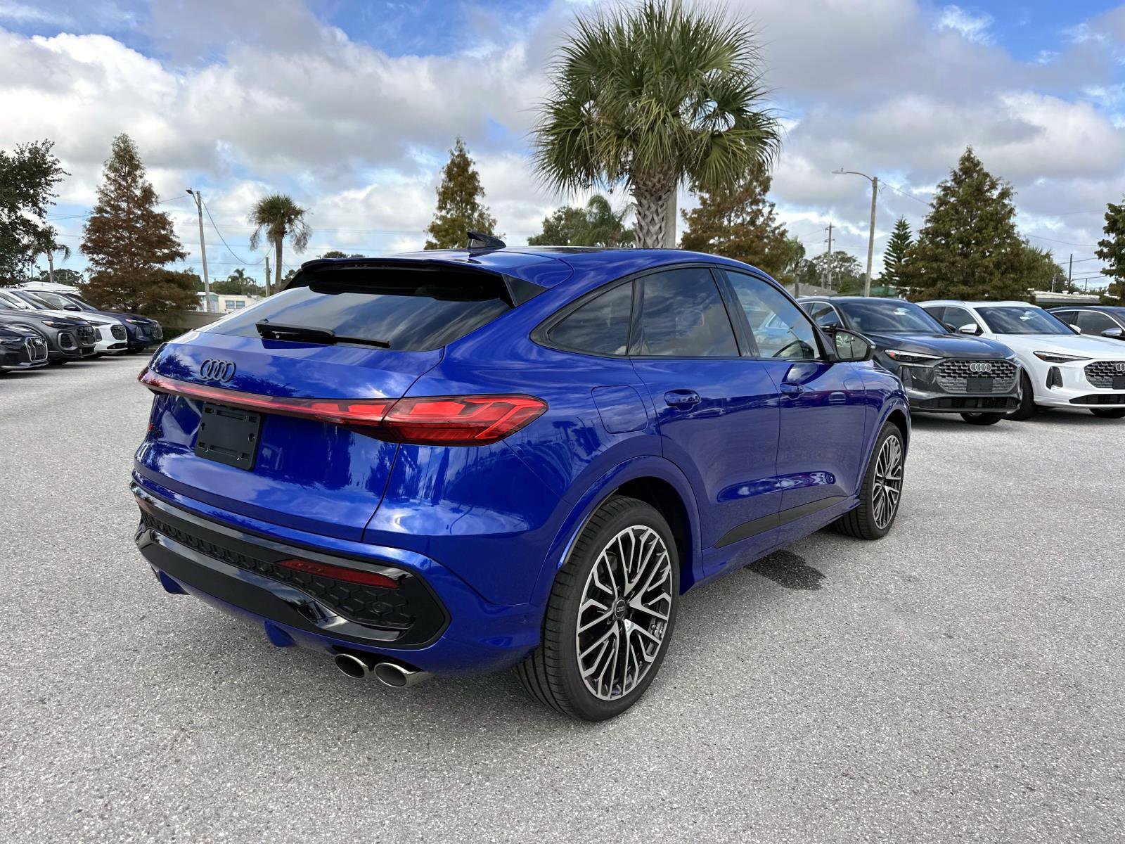 2025 Audi SQ5 Prestige photo 4
