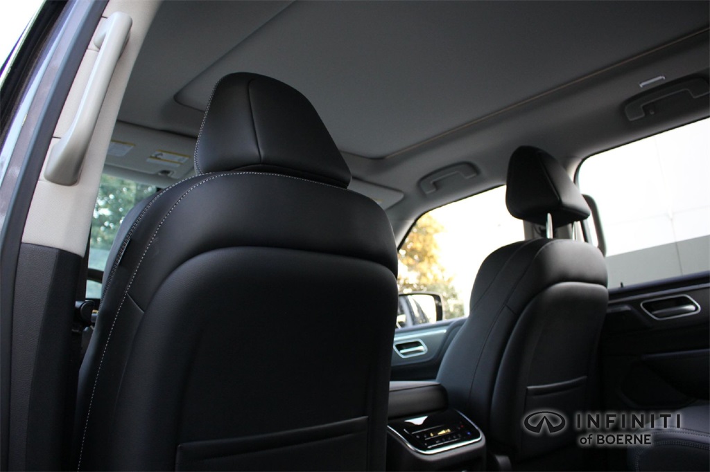 2026 Infiniti QX80 Pure photo 16