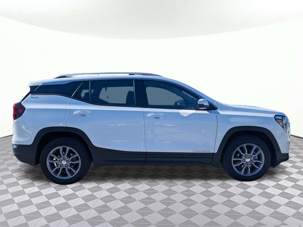 2024 Gmc Terrain SLT photo 2