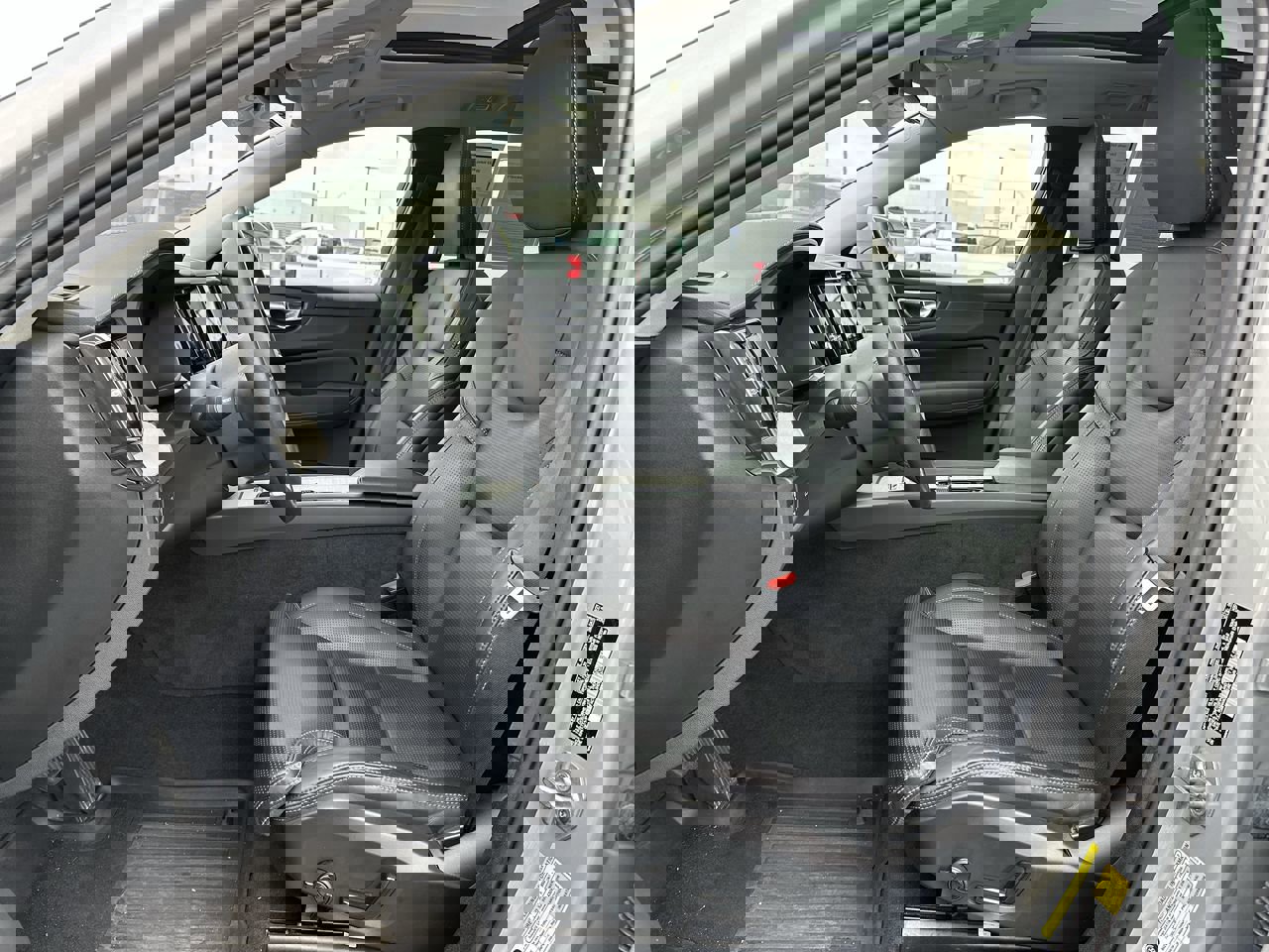 2022 Volvo XC60 B5 Inscription photo 20