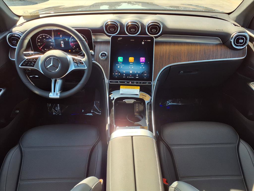 2026 Mercedes Benz GLC 300 photo 4