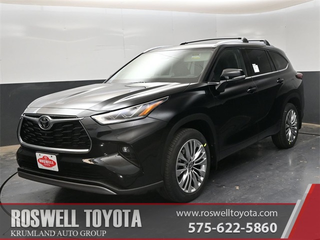 2026 Toyota Highlander Platinum's photo