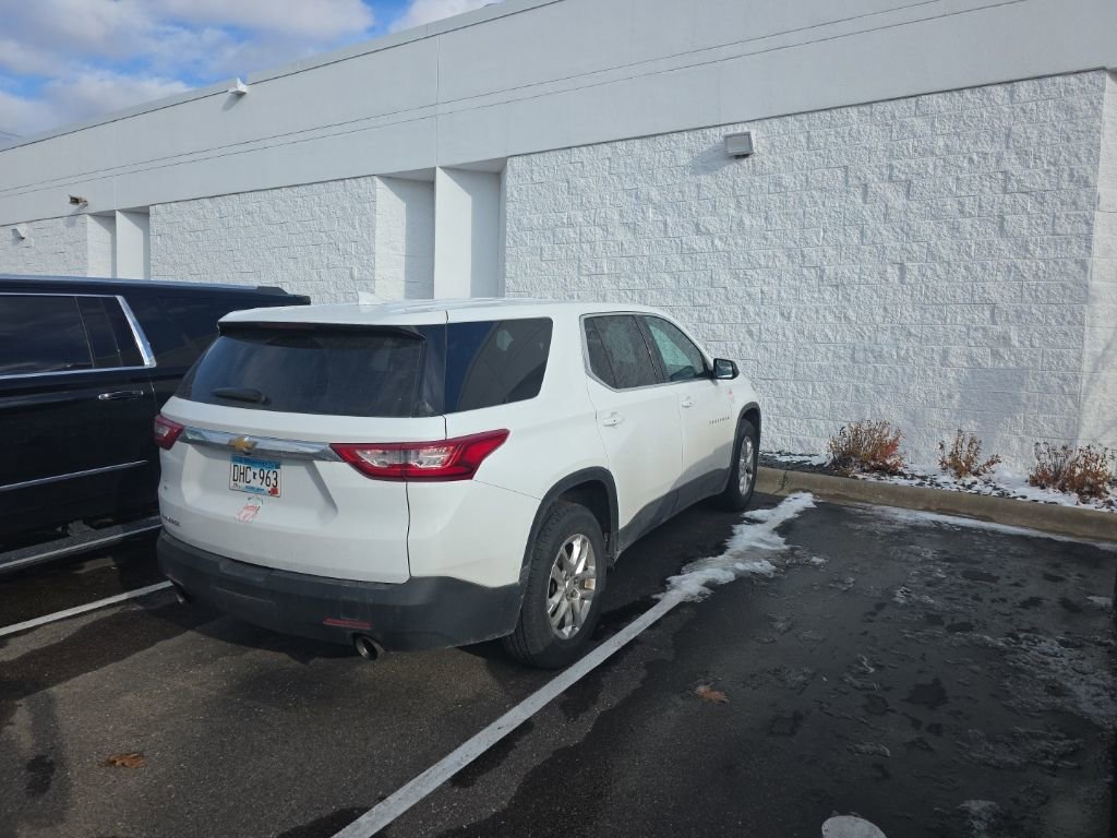 2019 Chevrolet Traverse LS photo 3