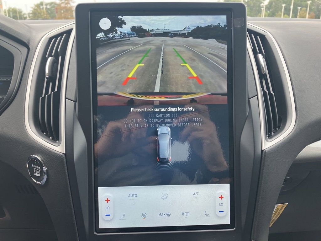 2024 Ford Edge SEL photo 4