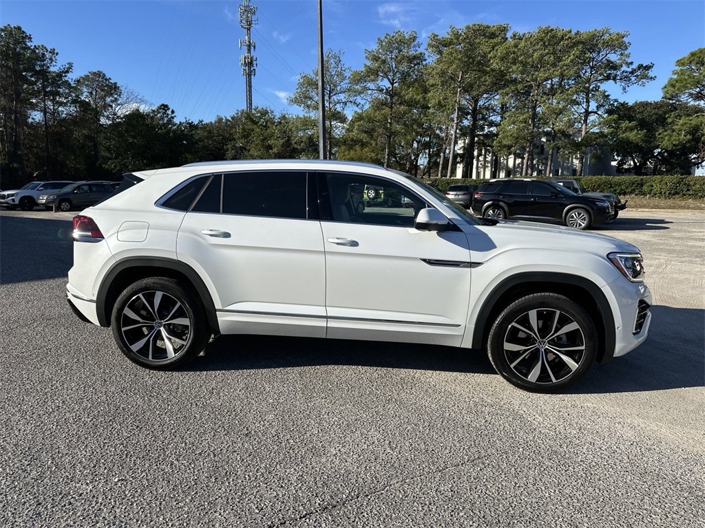 2025 Volkswagen Atlas Cross Sport SEL Premium R-Line photo 3