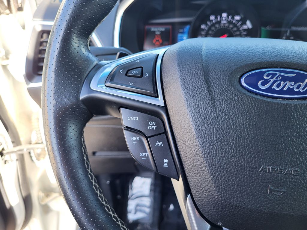 2020 Ford Edge ST photo 13