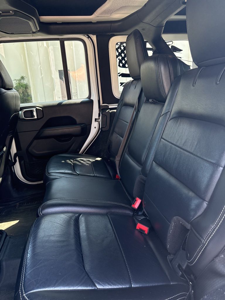 2018 Jeep Wrangler Unlimited Sahara photo 20