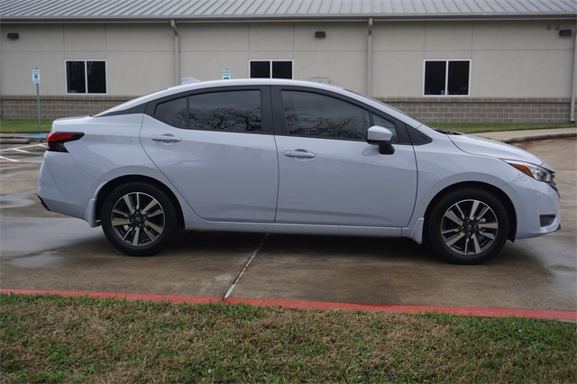 2025 Nissan Versa SV photo 3