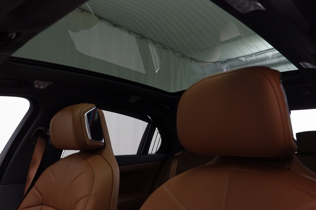 2026 Bmw 750e 750e xDrive photo 14