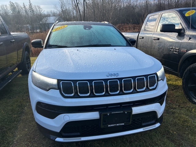 2022 Jeep Compass Limited photo 2