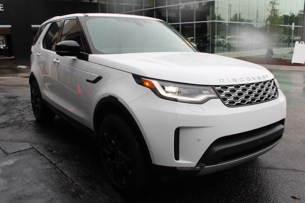 2025 Land Rover Discovery P300 S photo 3