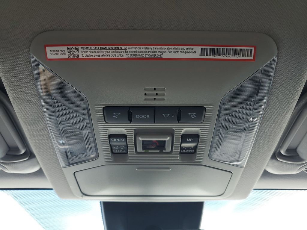 2025 Toyota RAV4 Hybrid XLE photo 26
