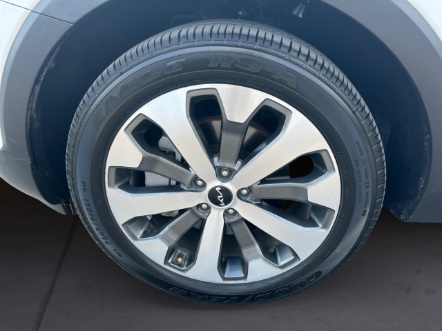 2022 Kia Telluride S photo 14
