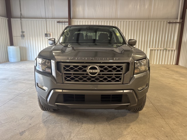 2023 Nissan Frontier SV photo 3
