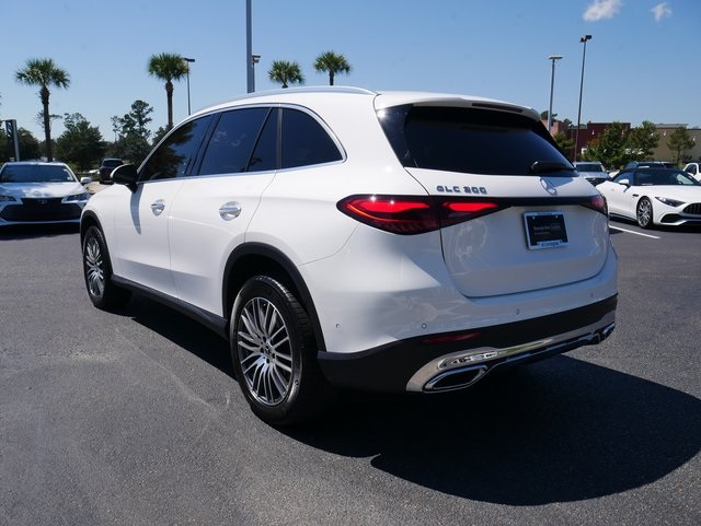 2025 Mercedes Benz GLC 300 photo 6