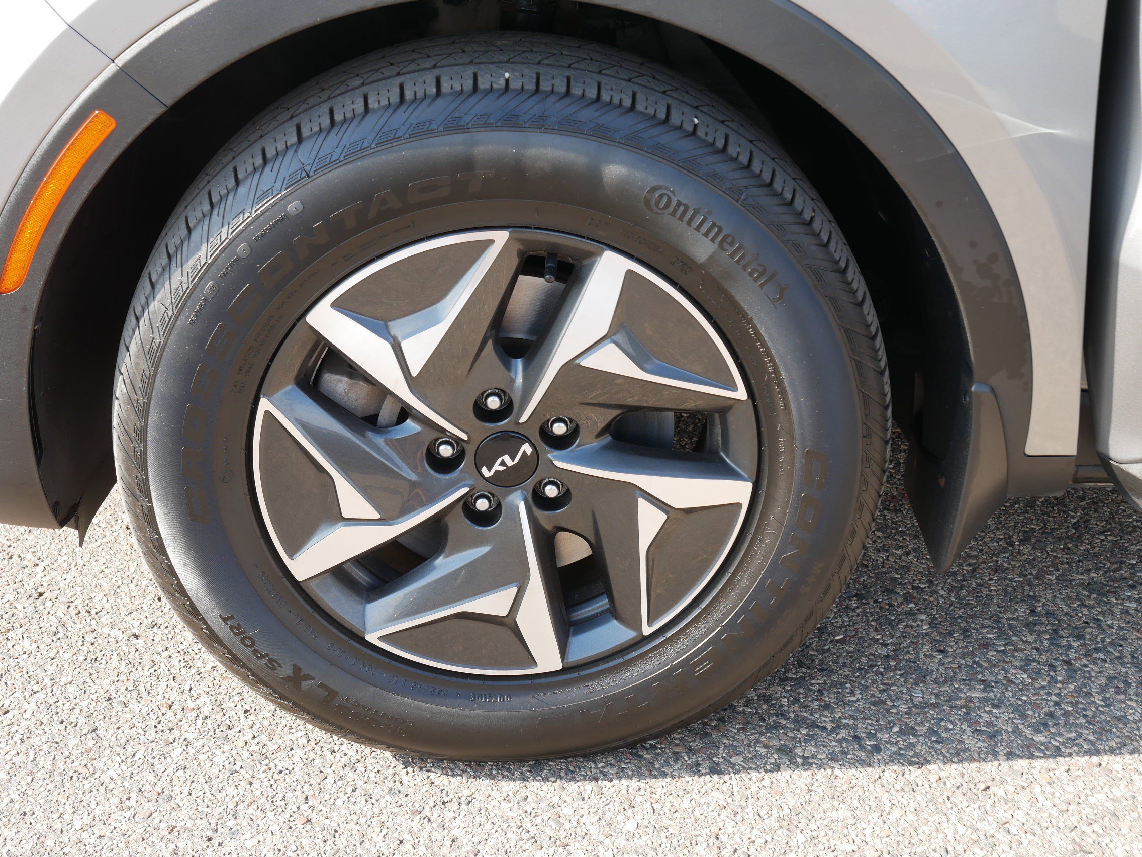 2022 Kia Sorento Hybrid S photo 11