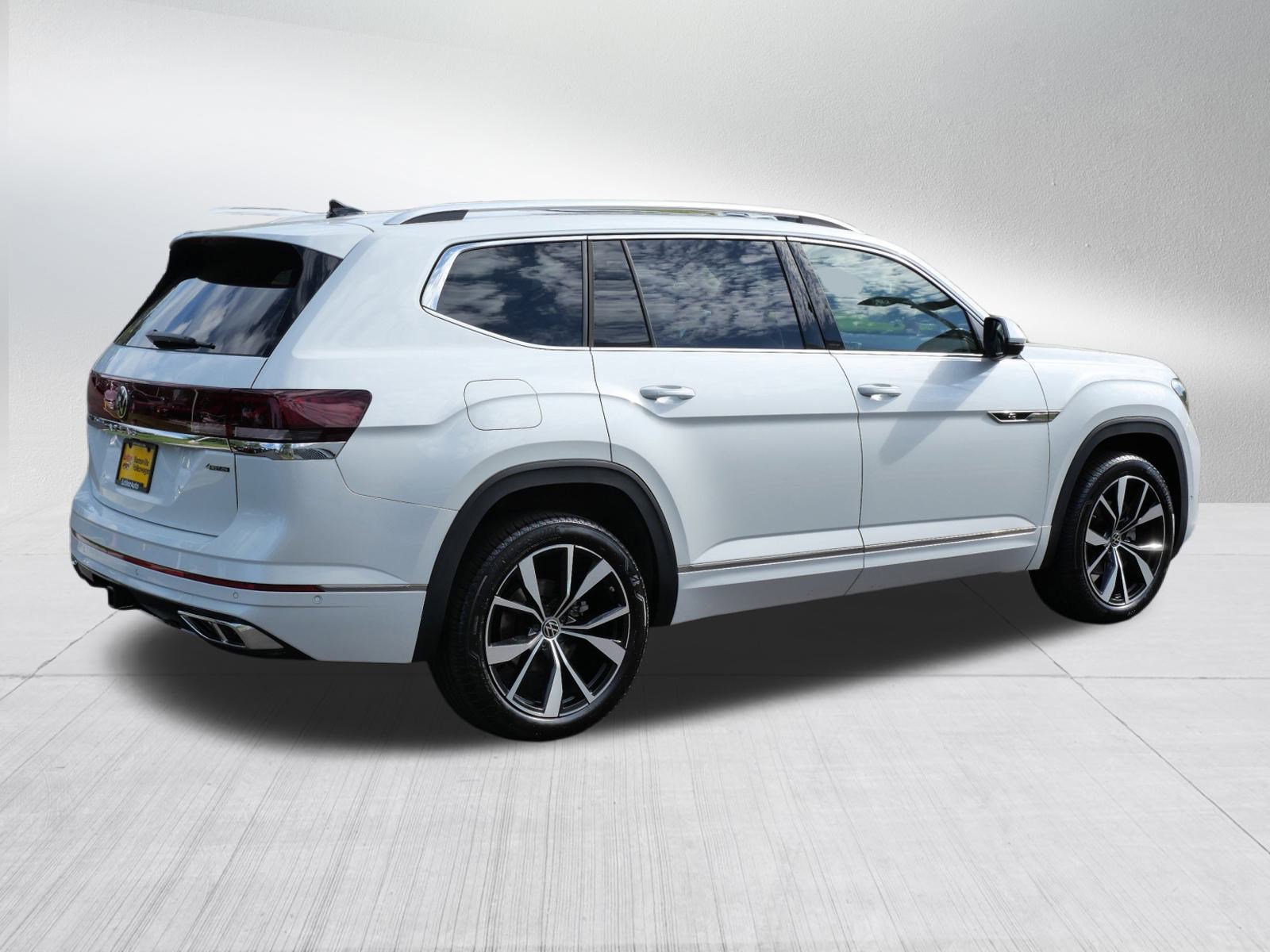 2024 Volkswagen Atlas SEL Premium R-Line photo 7