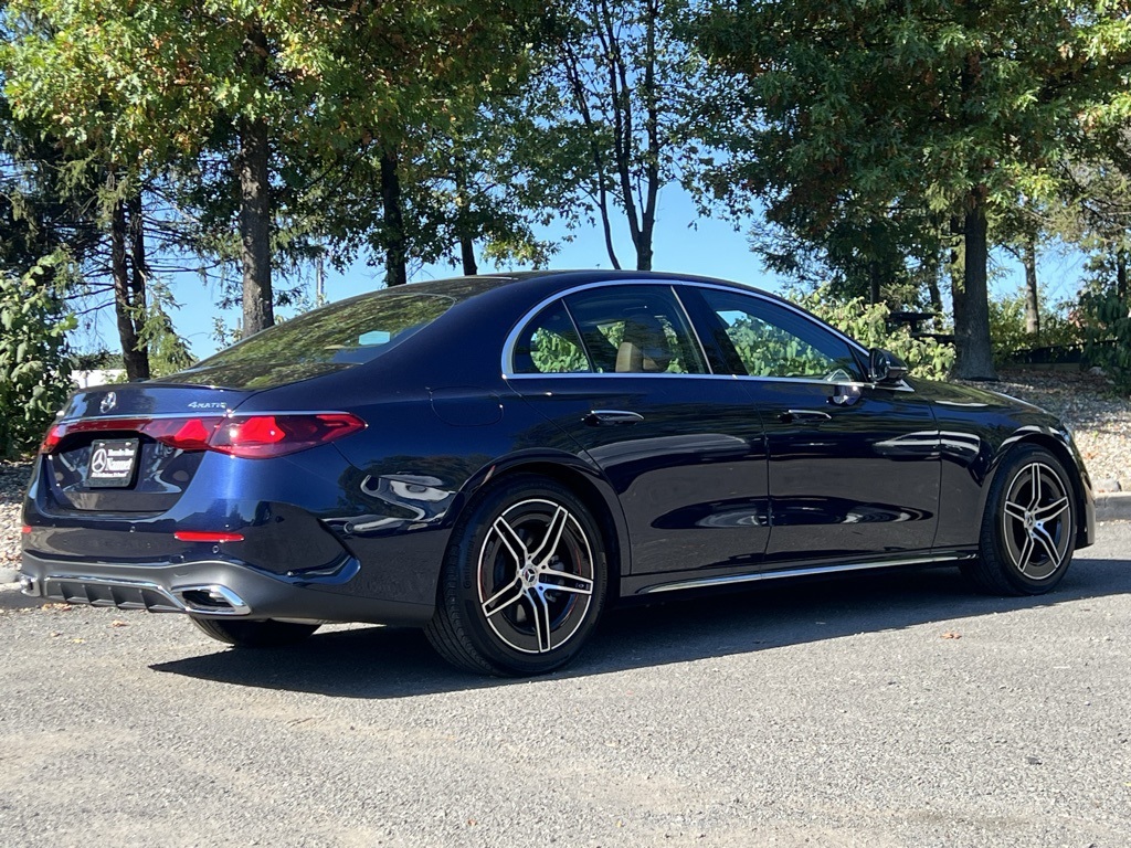 2025 Mercedes Benz E 350 4MATIC photo 4