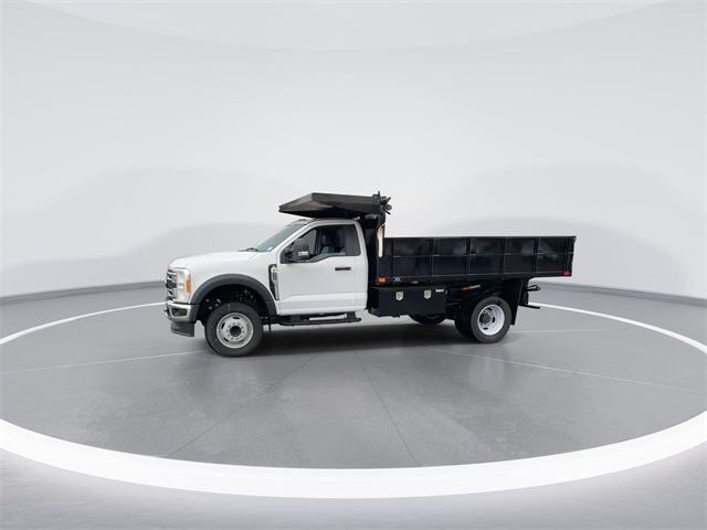 2023 Ford F-600 photo 3