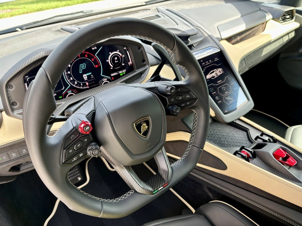 2024 Lamborghini Revuelto photo 18