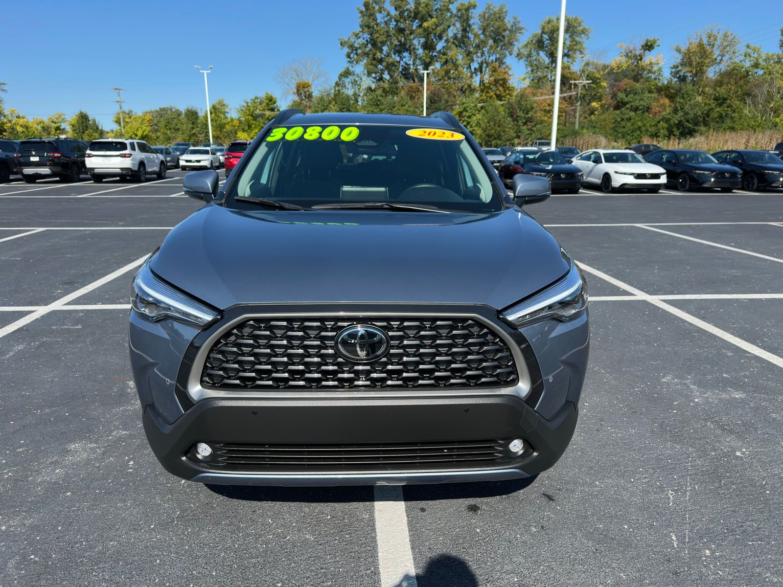 2023 Toyota Corolla Cross XLE photo 9