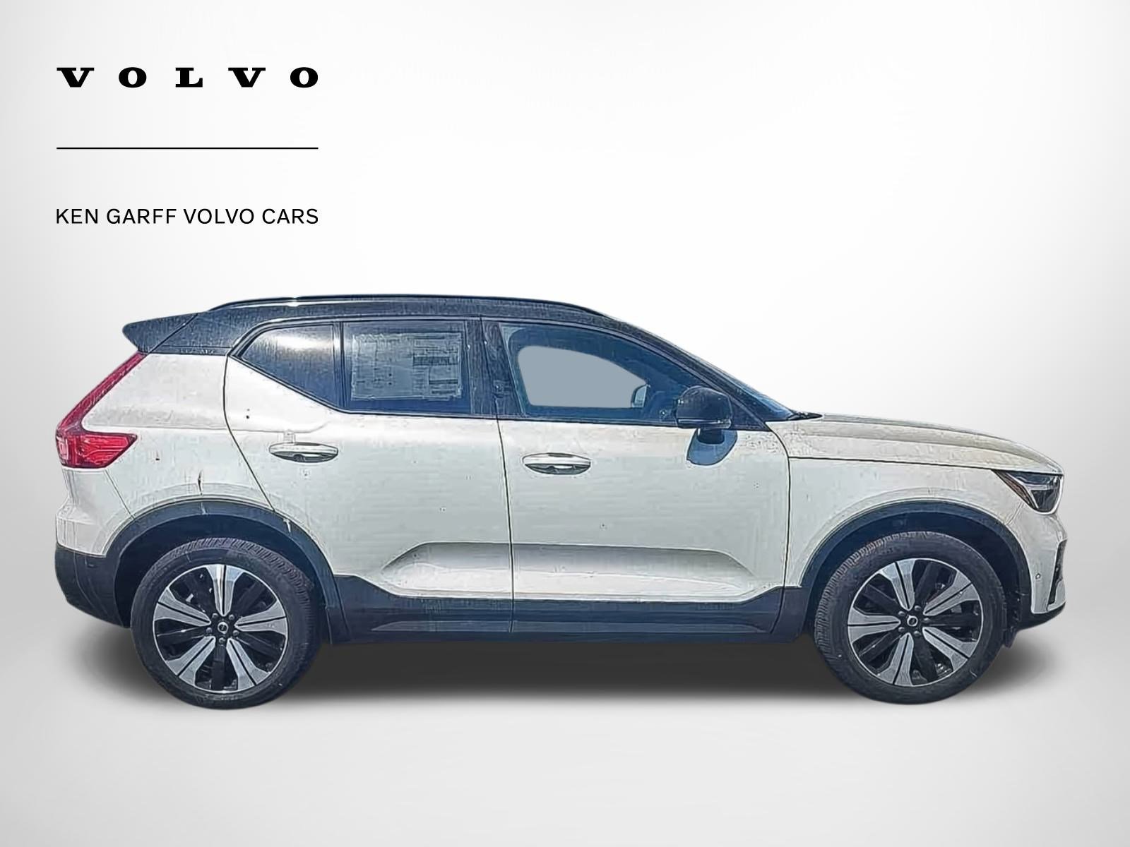 2023 Volvo XC40 Recharge Plus photo 2