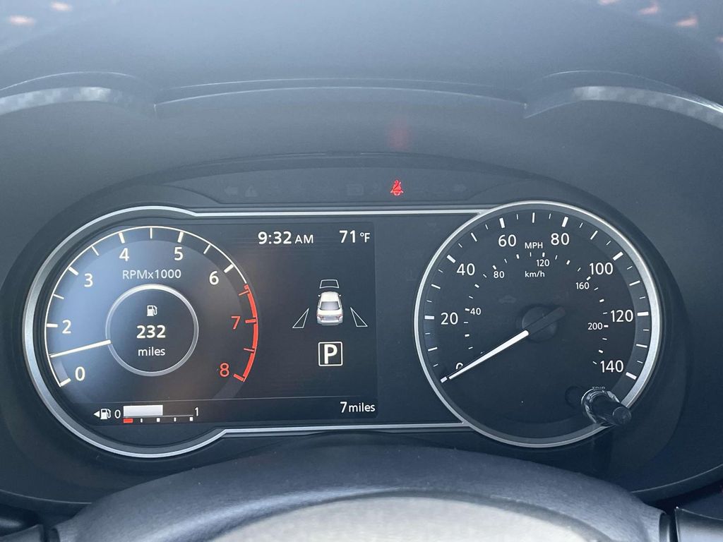 2025 Nissan Versa SR photo 22