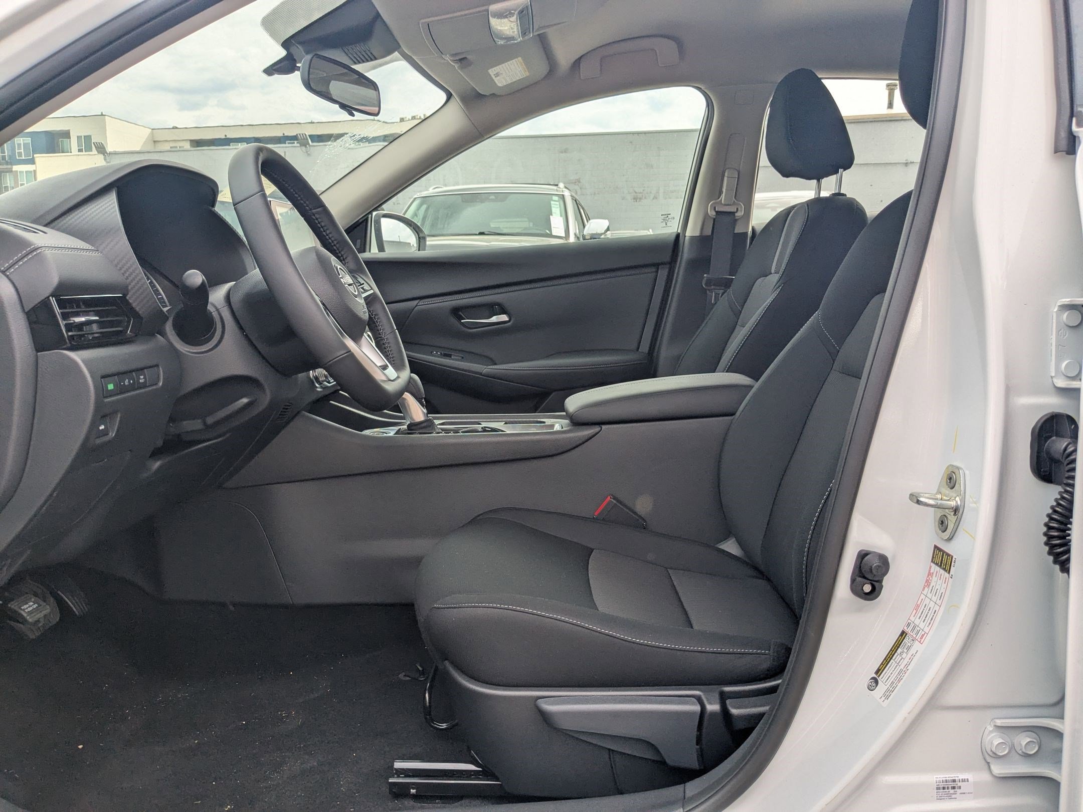 2025 Nissan Sentra SV photo 14