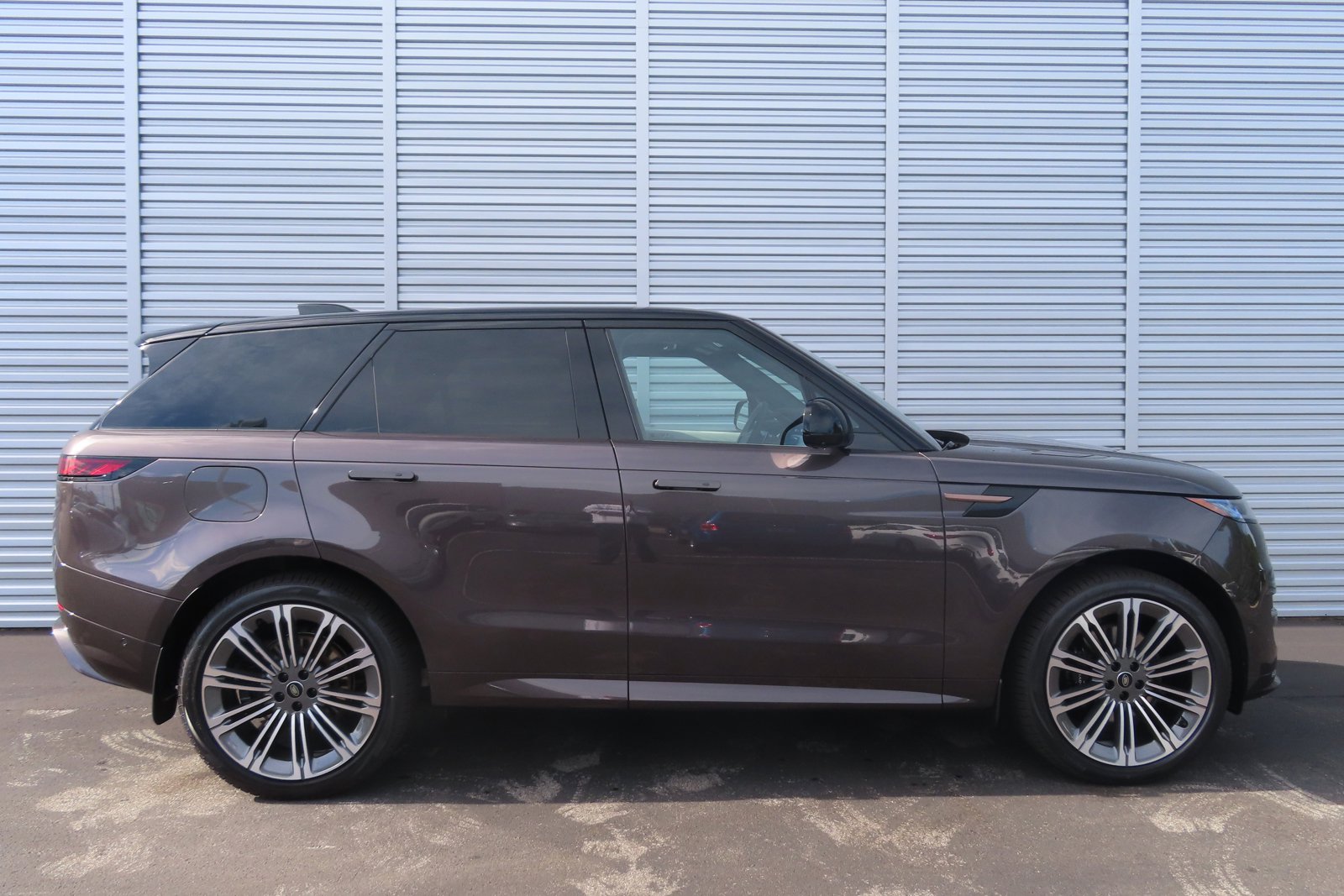 2024 Land Rover Range Rover Sport SE photo 14