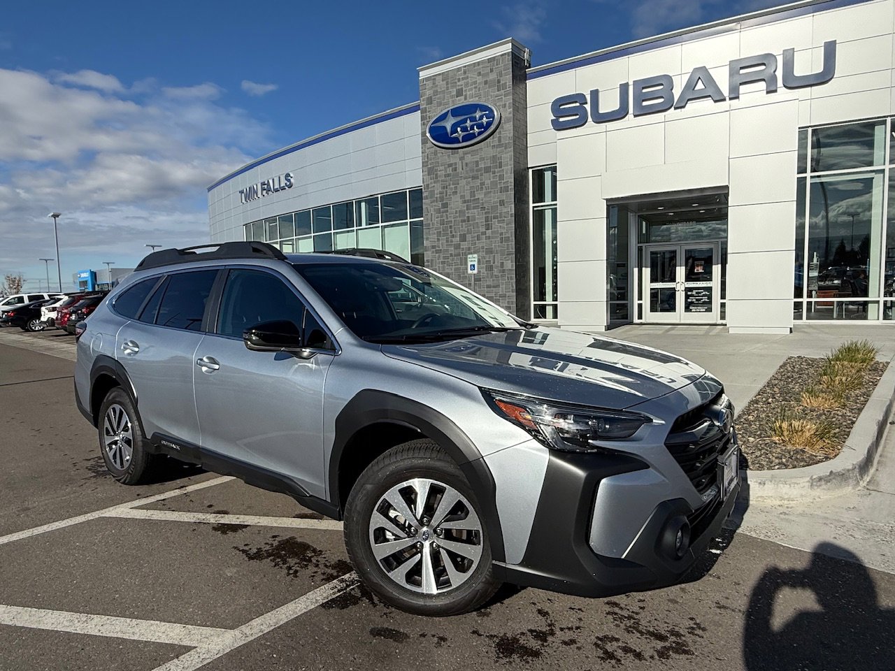 2025 Subaru Outback Premium's photo