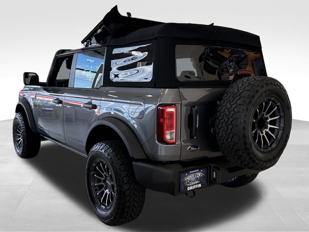 2025 Ford Bronco Base photo 8