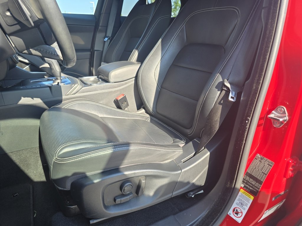 2019 Jaguar E-PACE R-Dynamic S photo 32