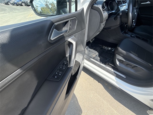 2021 Volkswagen Tiguan SE photo 12