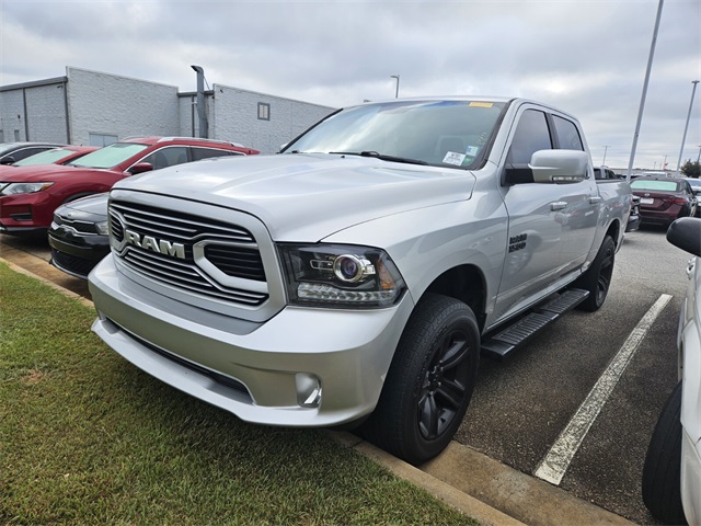 2018 Ram 1500 Sport photo 2