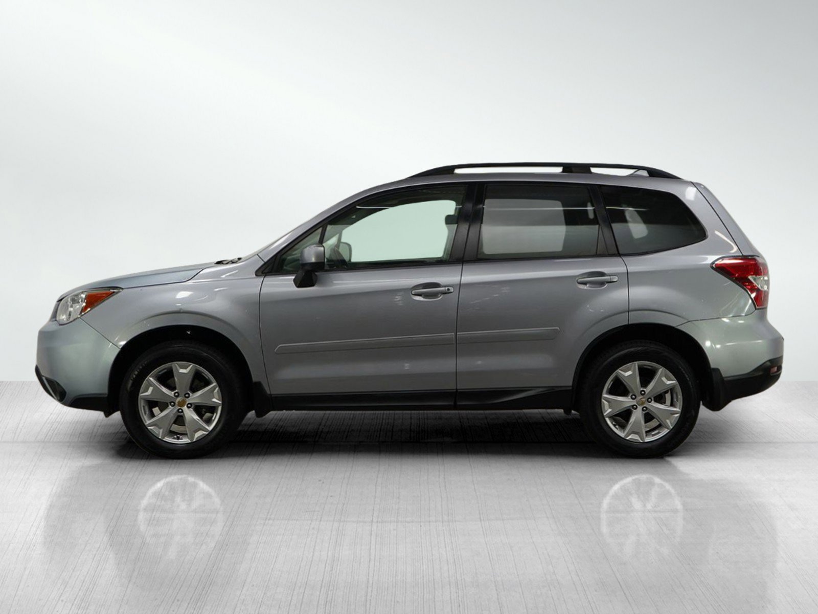 Used 2016 Subaru Forester i Premium with VIN JF2SJADC2GH400252 for sale in Burnsville, Minnesota