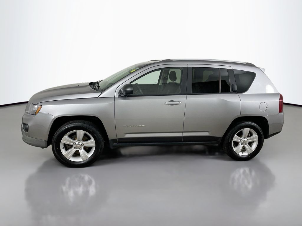 2016 Jeep Compass Sport photo 4