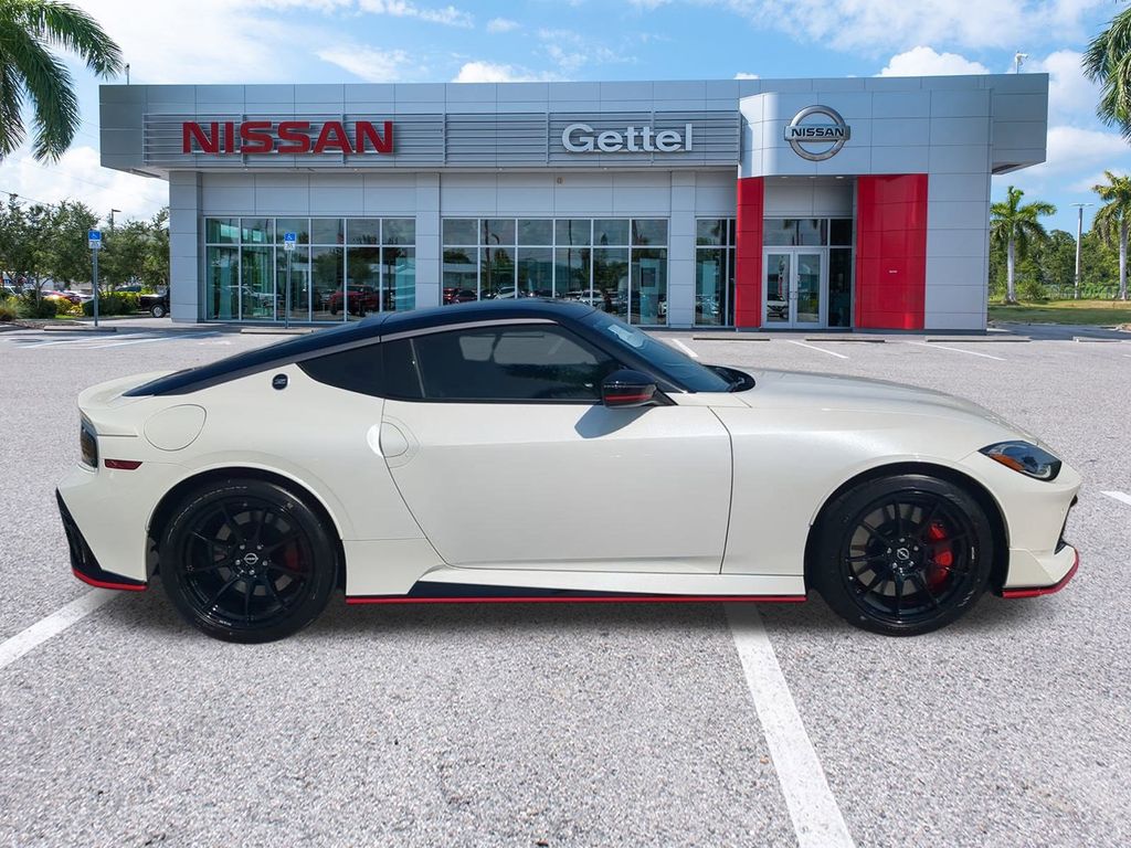 2025 Nissan Z Nismo photo 4