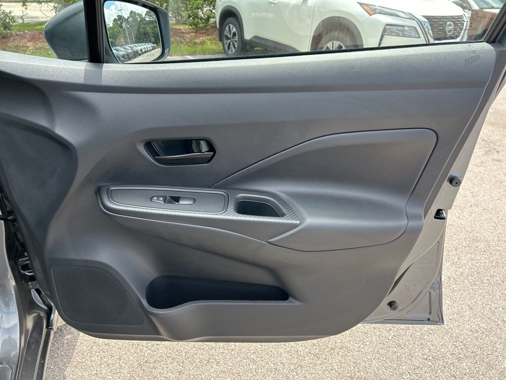 2025 Nissan Versa S photo 29