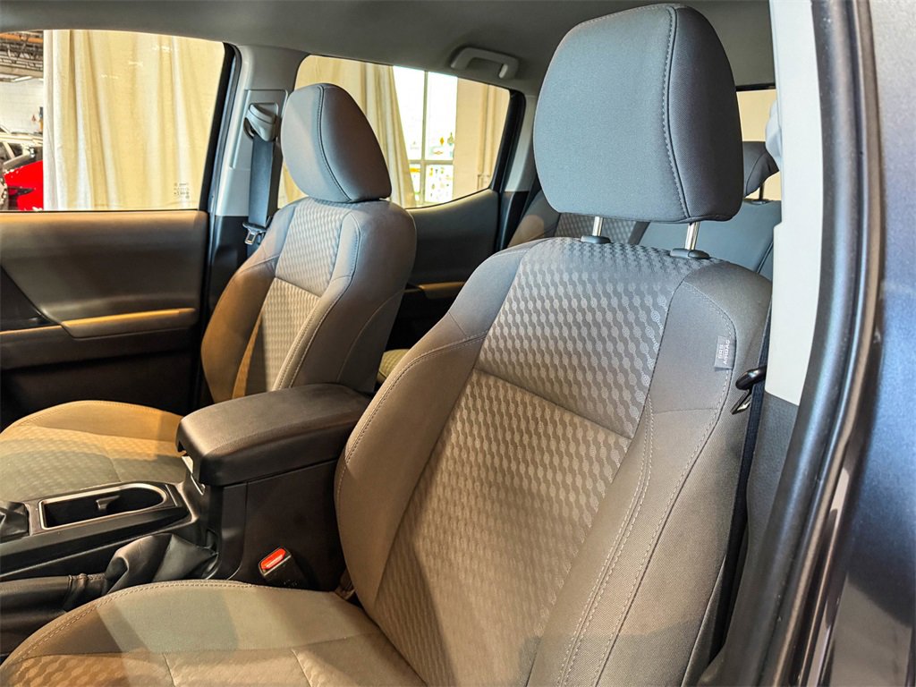 2022 Toyota Tacoma SR V6 photo 18