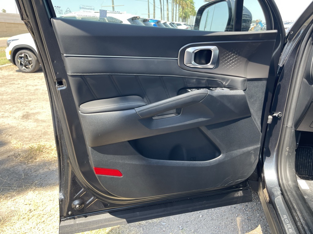 2025 Kia Sorento SX photo 10