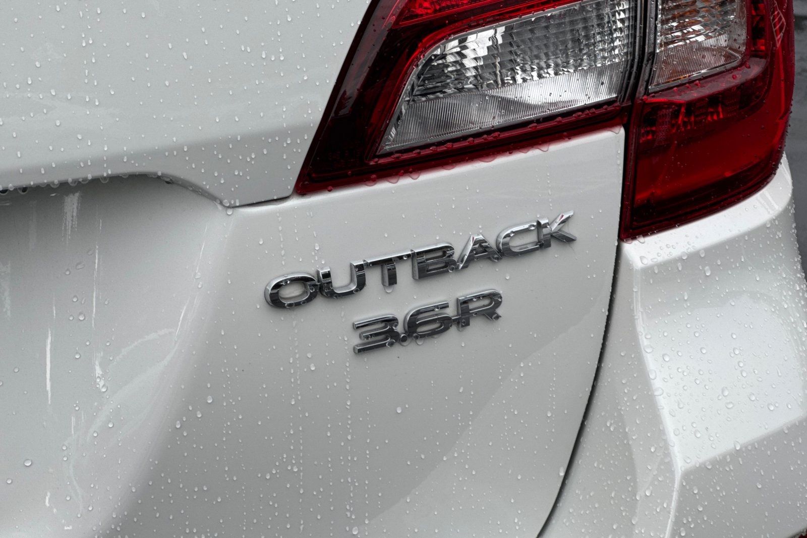 2017 Subaru Outback 3.6R photo 12