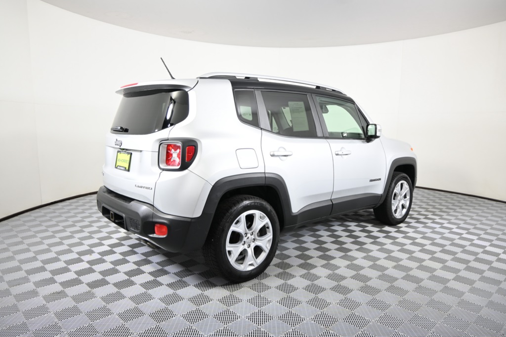 2017 Jeep Renegade Limited photo 5