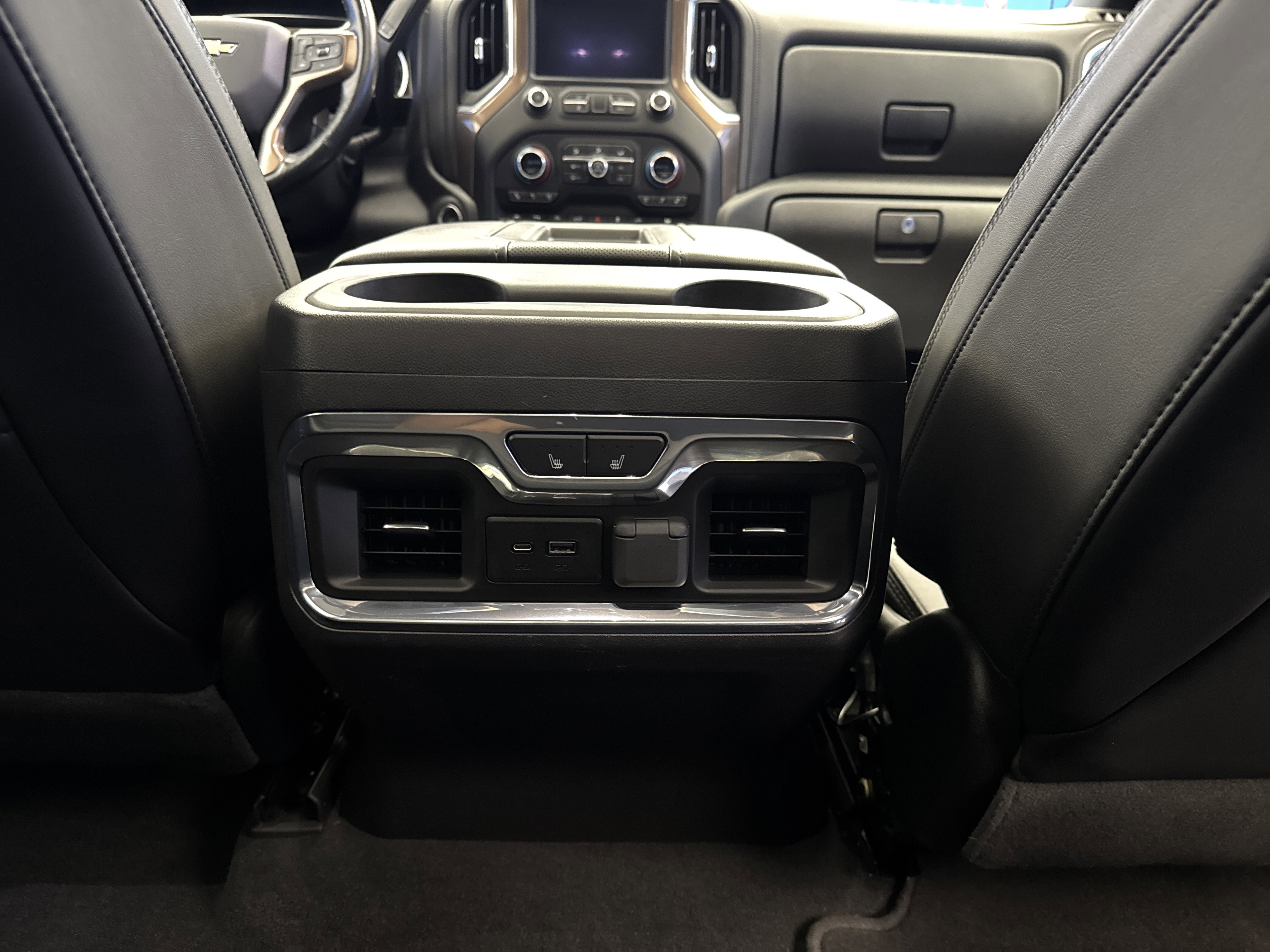 2020 Chevrolet Silverado High Country photo 3