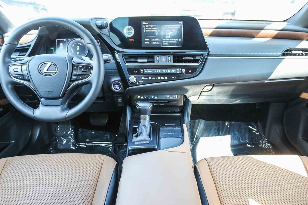 2022 Lexus ES 300h photo 11