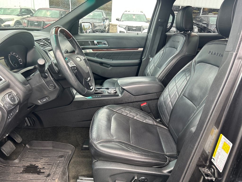2018 Ford Explorer Platinum photo 3