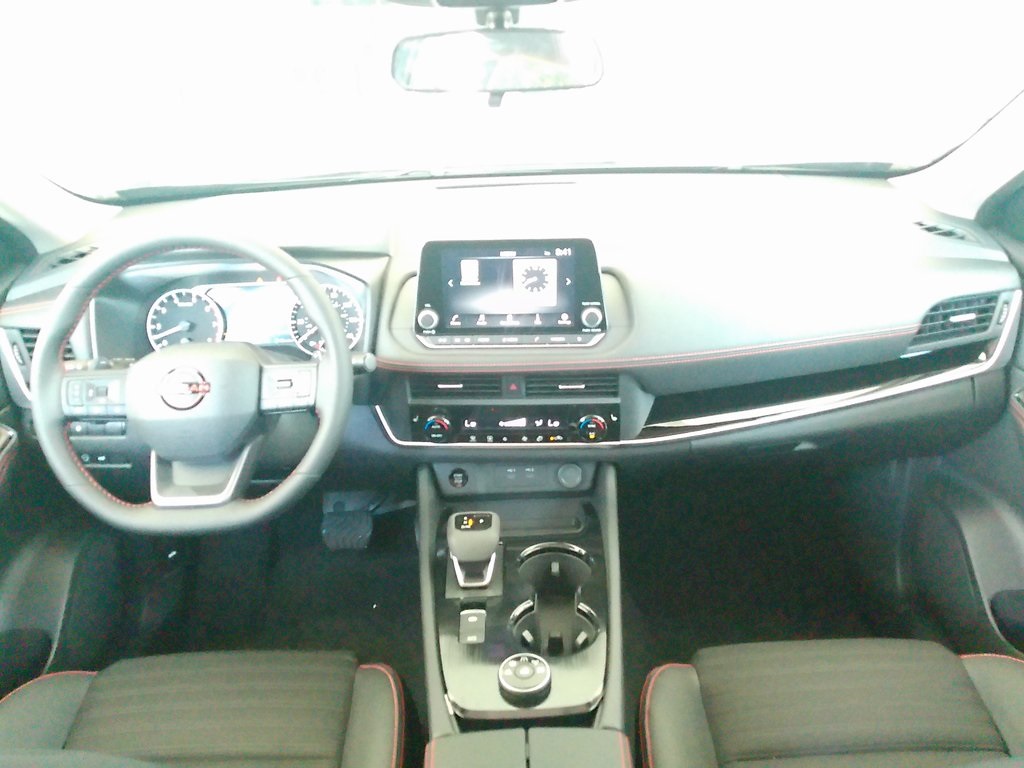 2026 Nissan Rogue SV photo 18