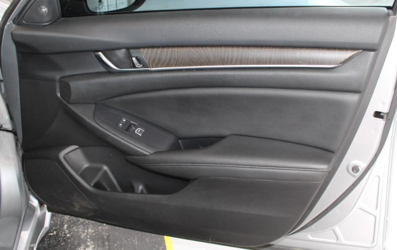 2019 Honda Accord EX-L photo 22