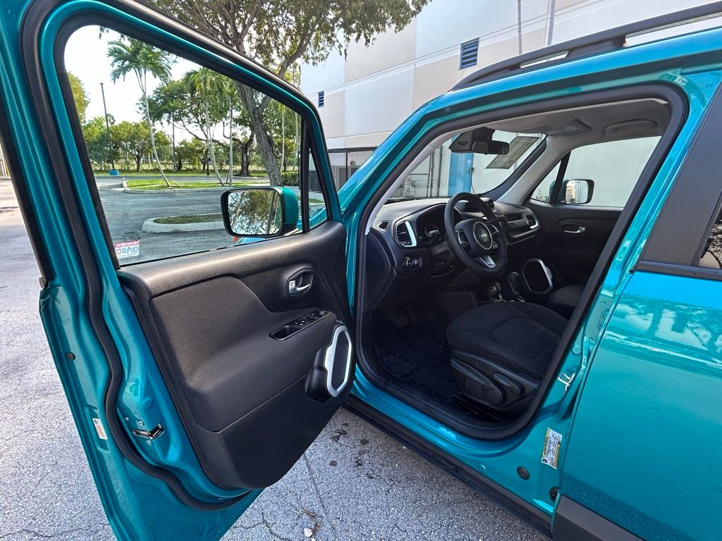 2021 Jeep Renegade Latitude photo 15