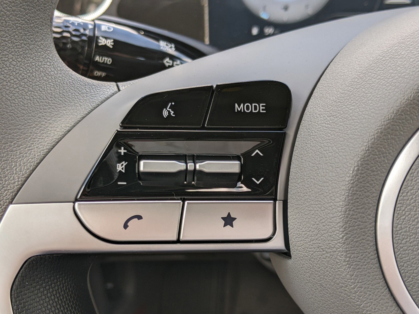 2025 Hyundai Elantra SEL Sport photo 18